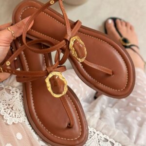 Sandália Rasteira Pedraria - Caramelo