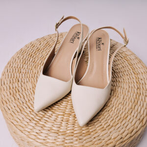 Scarpin chanel com salto fino - Off White